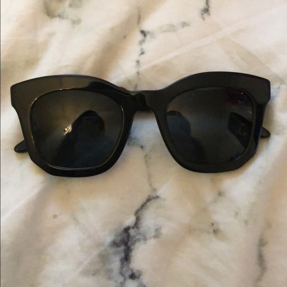 STELLA MCCARTNEY Black Sunglasses